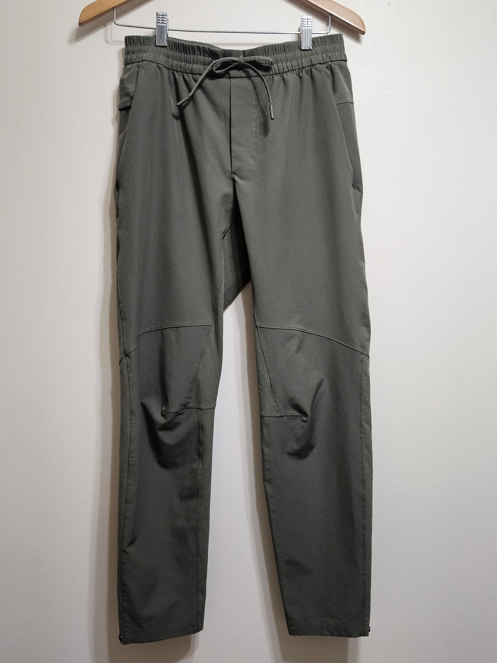 Lululemon Men's License to Train Pants Olive Green Med Stretch Athletic Jogger